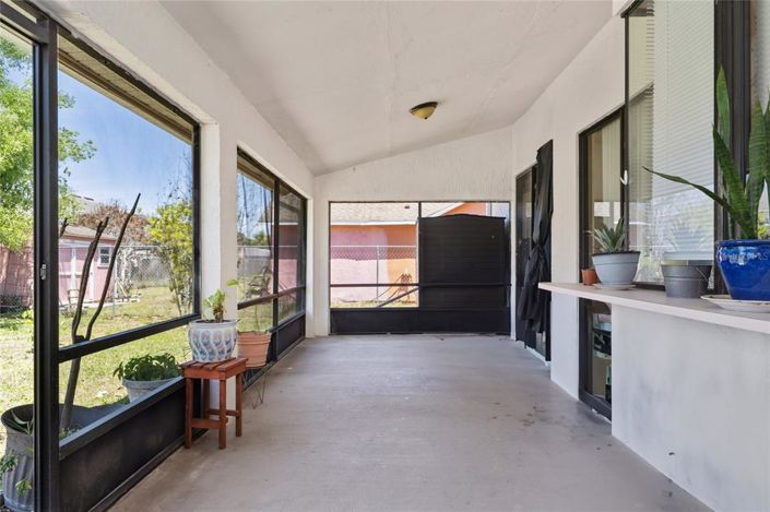 Image No.24-3 Bed Property for sale