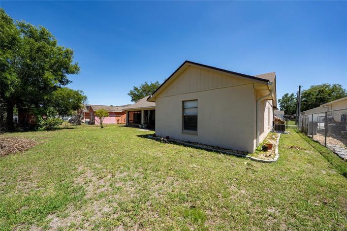 Image No.28-3 Bed Property for sale