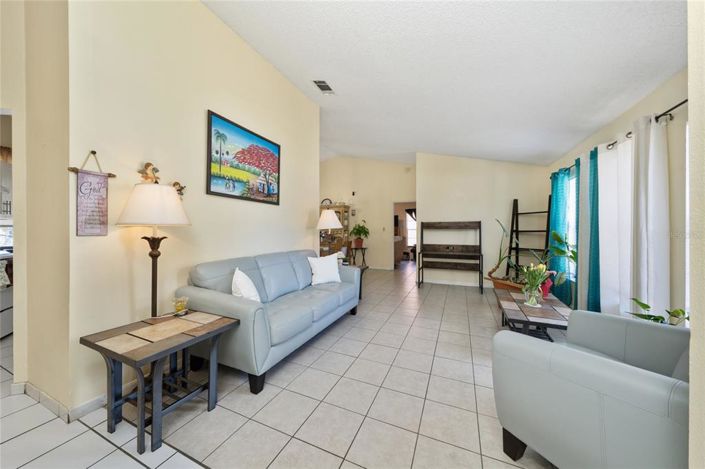 Image No.6-3 Bed Property for sale