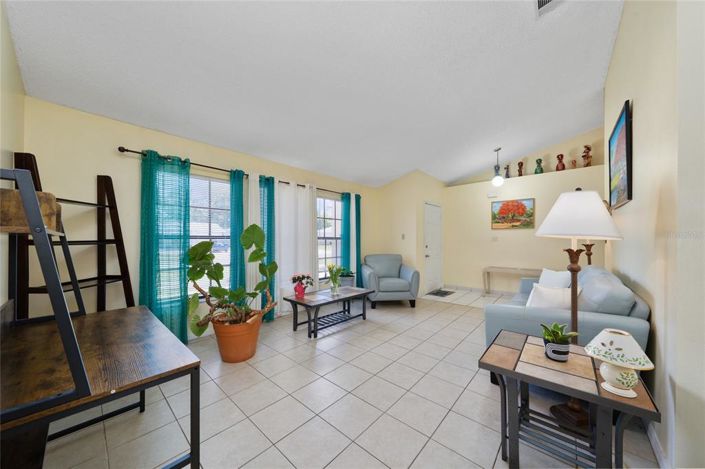 Image No.7-3 Bed Property for sale