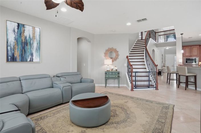 Image No.18-5 Bed Property for sale