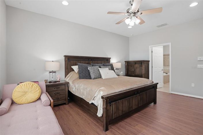 Image No.20-5 Bed Property for sale