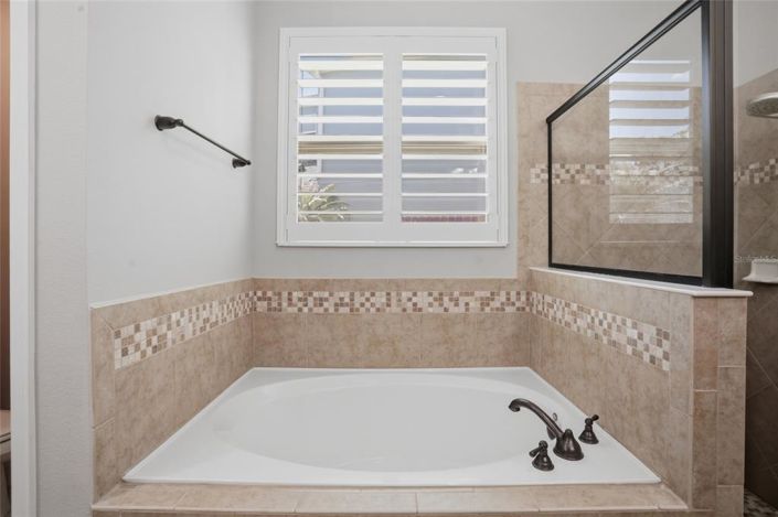 Image No.23-5 Bed Property for sale