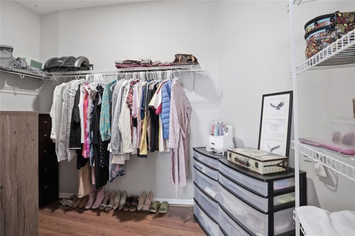 Image No.26-5 Bed Property for sale