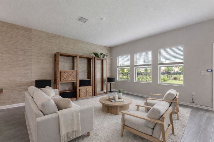 Image No.10-3 Bed Property for sale