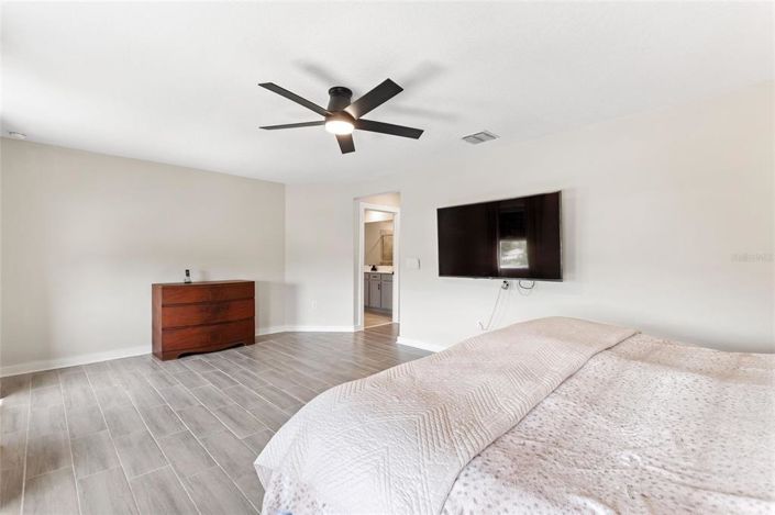 Image No.22-3 Bed Property for sale