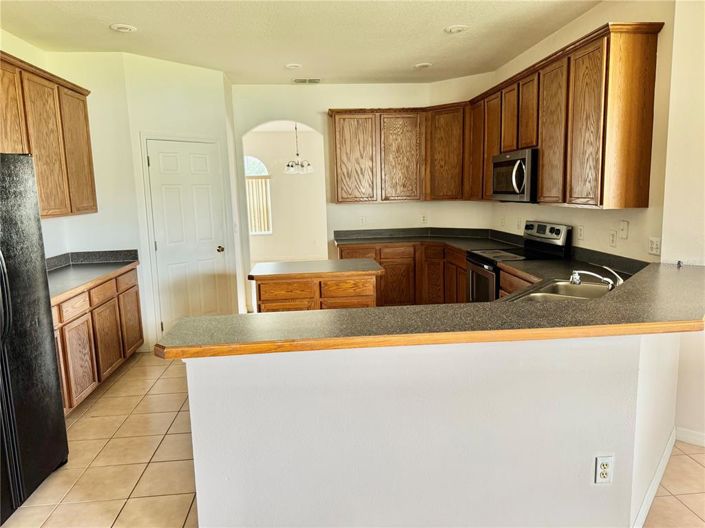 Image No.4-4 Bed Property for sale