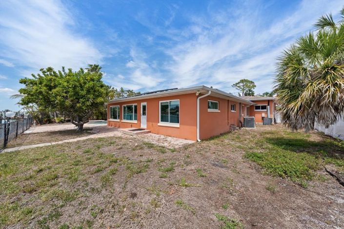 Image No.24-4 Bed Property for sale