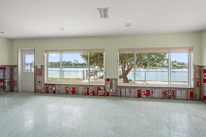 Image No.28-4 Bed Property for sale