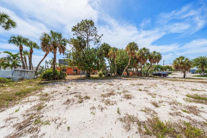 Image No.43-4 Bed Property for sale