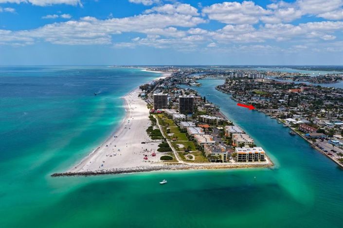 Image No.6-4 Bed Property for sale