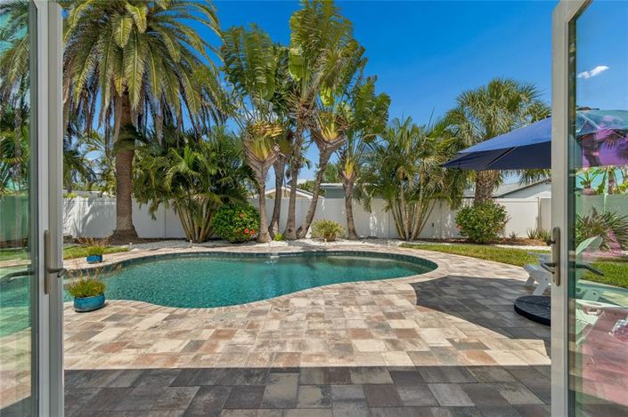 Image No.3-Propriété de 3 chambres à vendre à St. Pete Beach