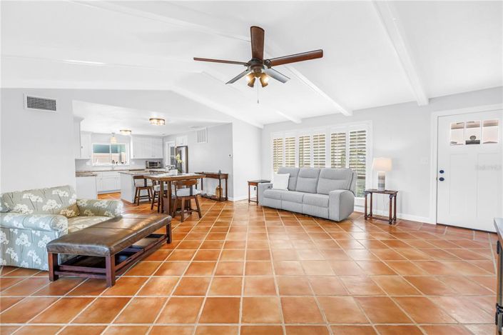 Image No.7-Propriété de 3 chambres à vendre à Treasure Island