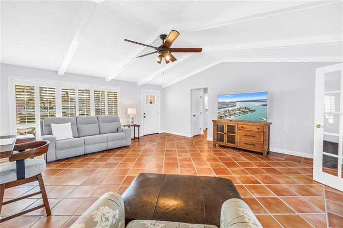 Image No.8-Propriété de 3 chambres à vendre à Treasure Island