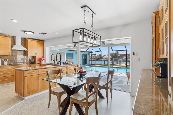 Image No.6-Propriété de 3 chambres à vendre à Treasure Island