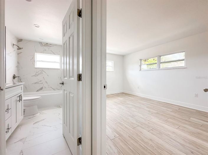 Image No.12-Propriété de 4 chambres à vendre à Treasure Island