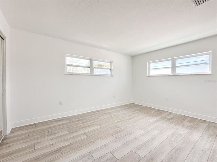 Image No.23-Propriété de 4 chambres à vendre à Treasure Island