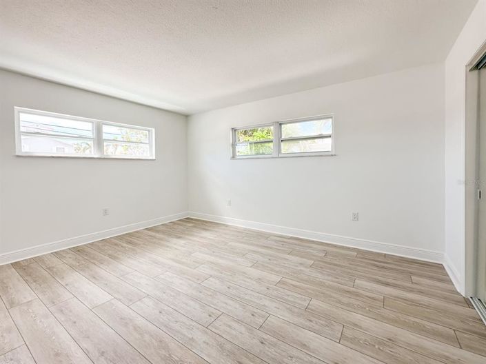 Image No.24-Propriété de 4 chambres à vendre à Treasure Island