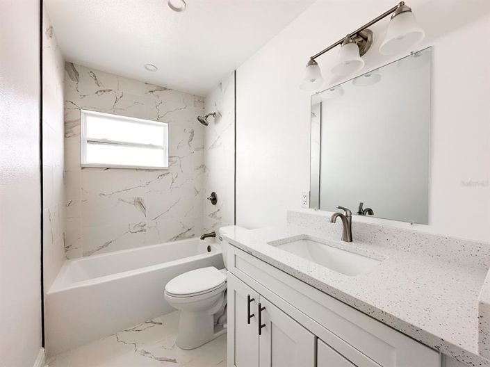 Image No.5-Propriété de 4 chambres à vendre à Treasure Island