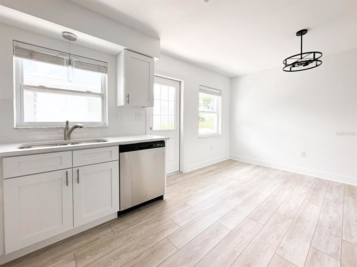 Image No.8-Propriété de 4 chambres à vendre à Treasure Island