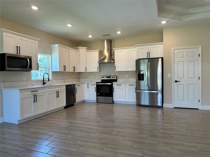 Image No.24-4 Bed Property for sale