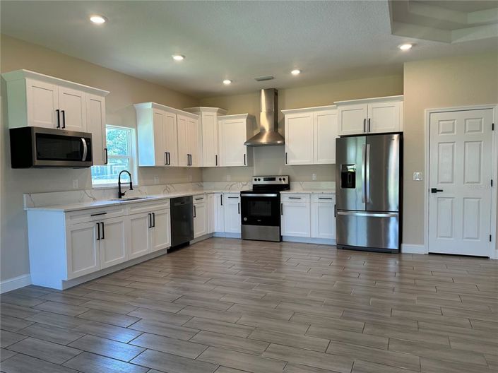 Image No.25-4 Bed Property for sale