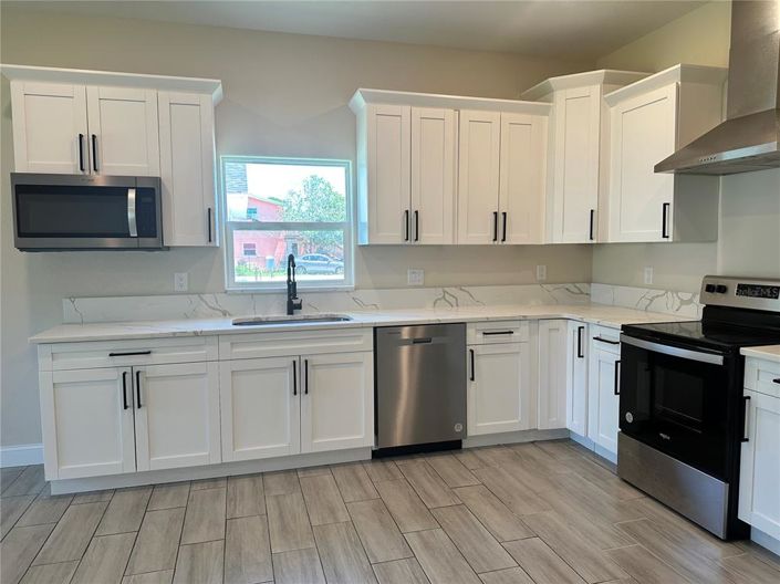 Image No.26-4 Bed Property for sale