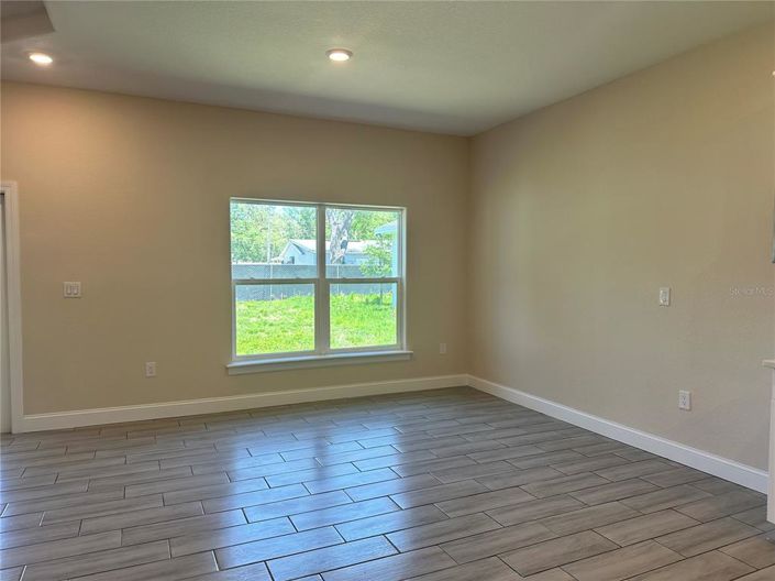 Image No.28-4 Bed Property for sale