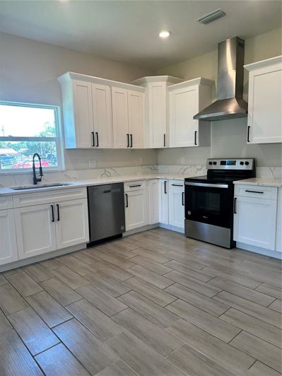 Image No.5-4 Bed Property for sale