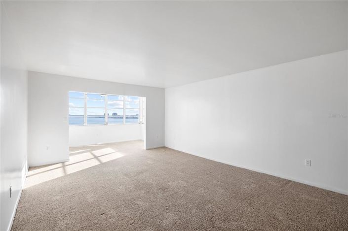 Image No.13-2 Bed Property for sale