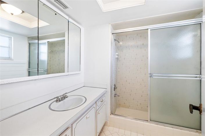 Image No.26-2 Bed Property for sale