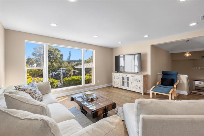 Image No.11-3 Bed Property for sale