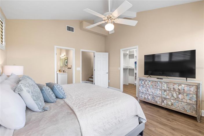 Image No.17-3 Bed Property for sale