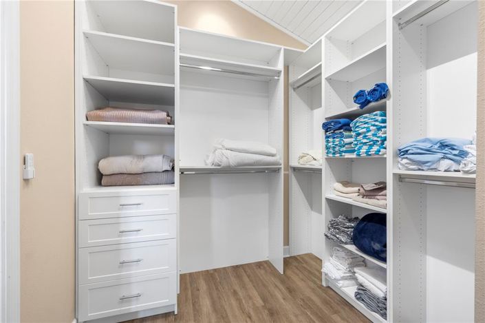 Image No.20-3 Bed Property for sale