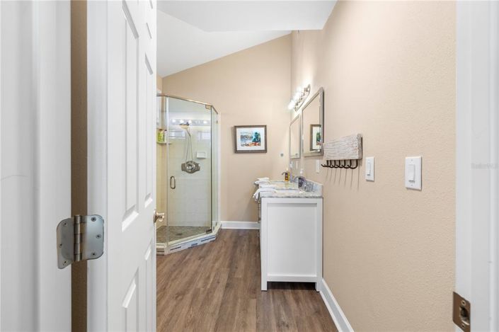 Image No.21-3 Bed Property for sale