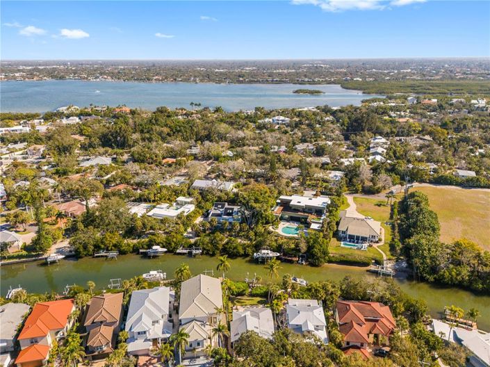 Image No.40-3 Bed Property for sale