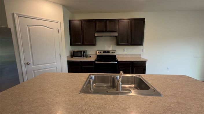 Image No.13-5 Bed Property for sale