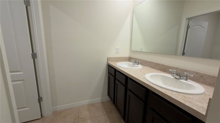 Image No.42-5 Bed Property for sale