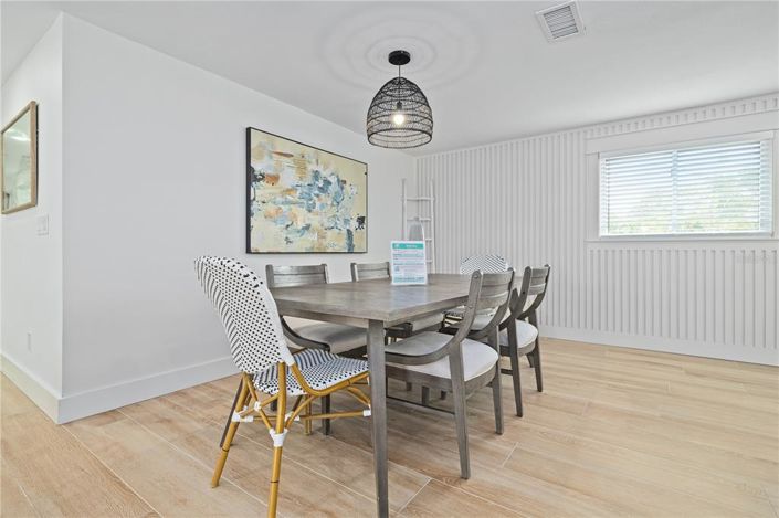 Image No.17-3 Bed Property for sale