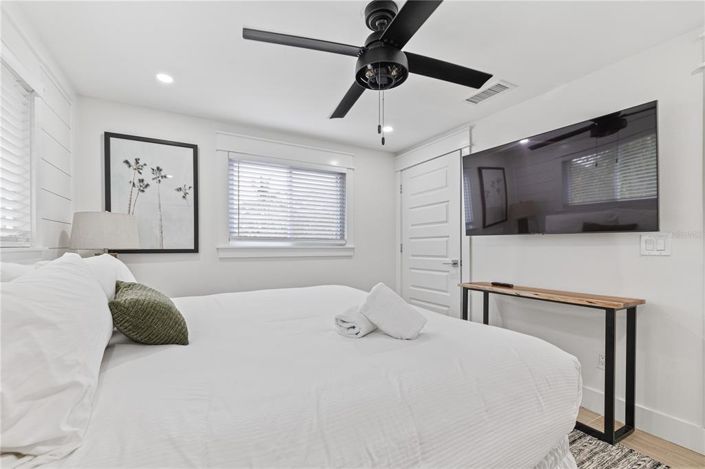 Image No.20-3 Bed Property for sale