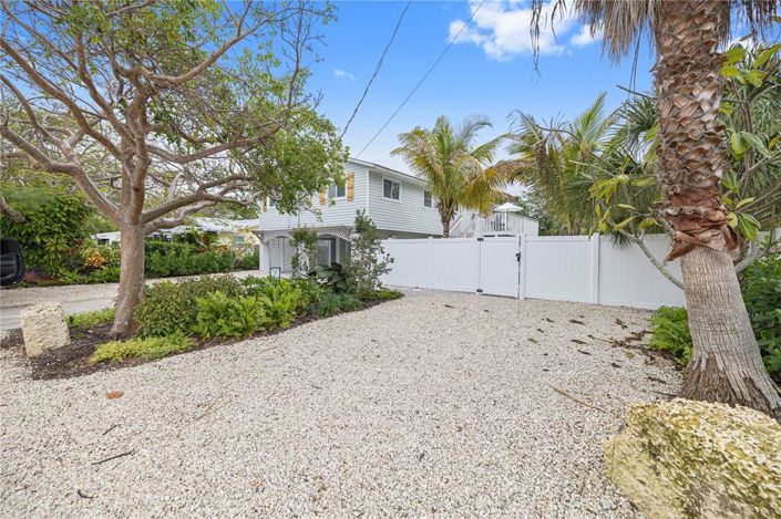 Image No.28-3 Bed Property for sale