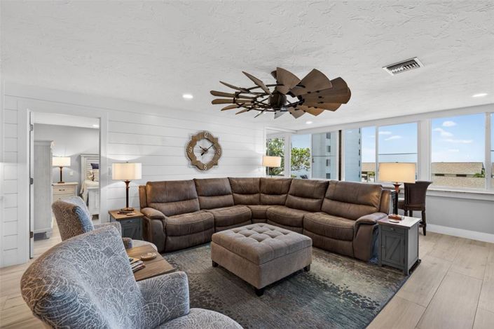 Image No.16-2 Bed Property for sale