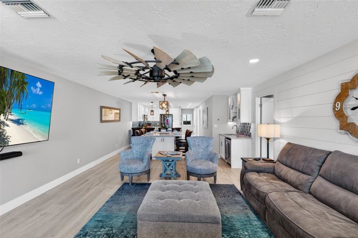 Image No.19-2 Bed Property for sale