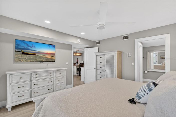 Image No.30-2 Bed Property for sale