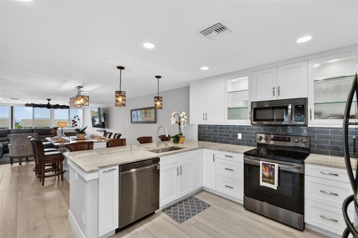 Image No.7-2 Bed Property for sale