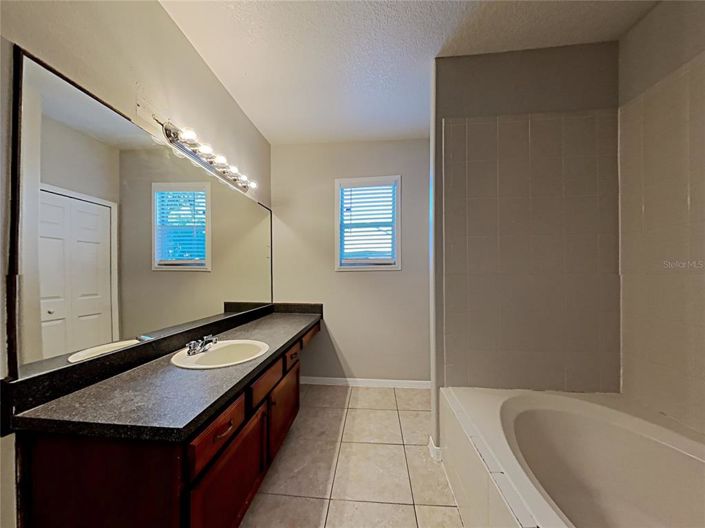 Image No.10-4 Bed Property for sale