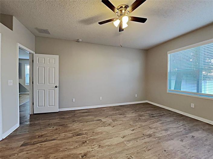 Image No.19-4 Bed Property for sale