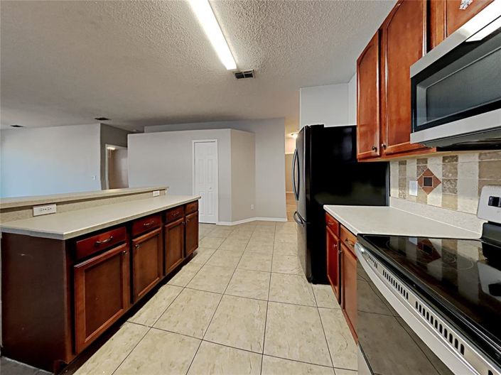 Image No.6-4 Bed Property for sale