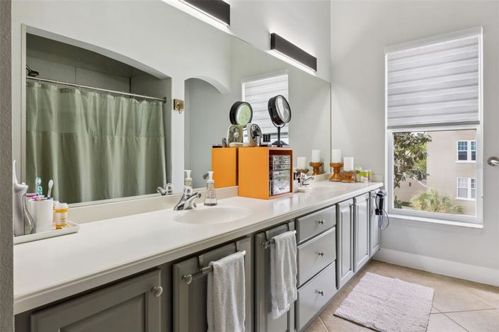 Image No.32-3 Bed Property for sale