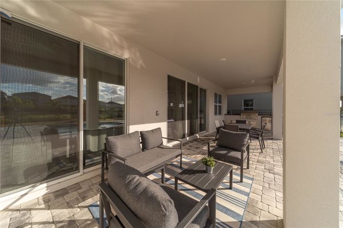 Image No.11-8 Bed Property for sale